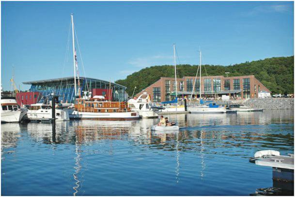 Hausboot Floating 44 In Laboe - Boot 1 - Nikse Villa Exterior photo