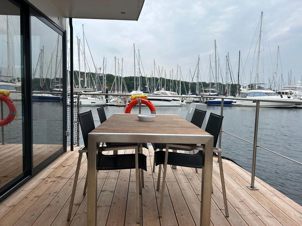 Hausboot Floating 44 In Laboe - Boot 1 - Nikse Villa Exterior photo